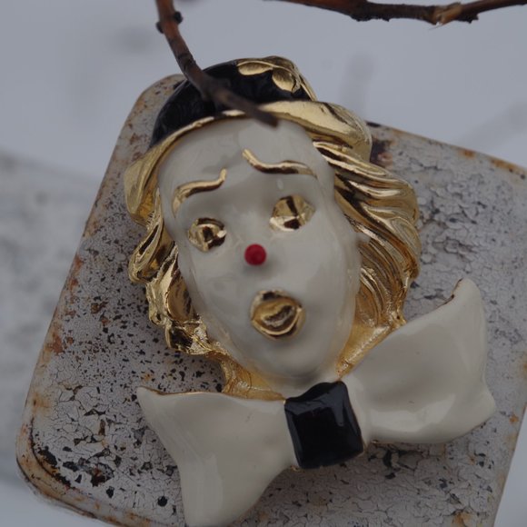 Big Vintage enamel Clown Brooch Gold Plated - Picture 2 of 5